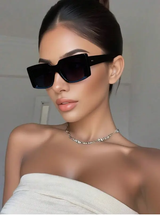 Lunettes de mode noires rectangulaires rétro, monture en plastique classique pour femmes L’Art des Vêtements