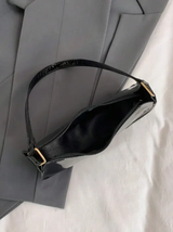 Sac à bandoulière minimaliste de couleur unie avec fermeture éclair L’Art des Vêtements