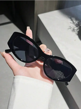 lunettes de soleil chat noir L’Art des Vêtements