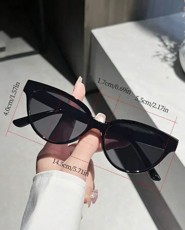 Lunettes de mode minimaliste chic à monture fine en forme d'œil de chat noir L’Art des Vêtements