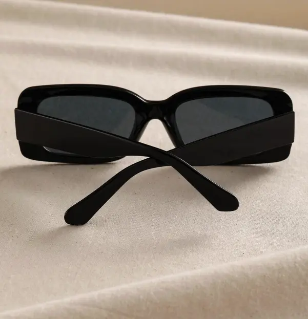Lunettes de soleil carrées classiques en plastique avec protection UV L’Art des Vêtements