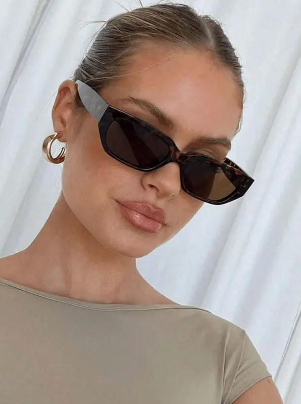 Lunettes de mode à petit cadre rétro pour fête, rectangulaires au style punk L’Art des Vêtements