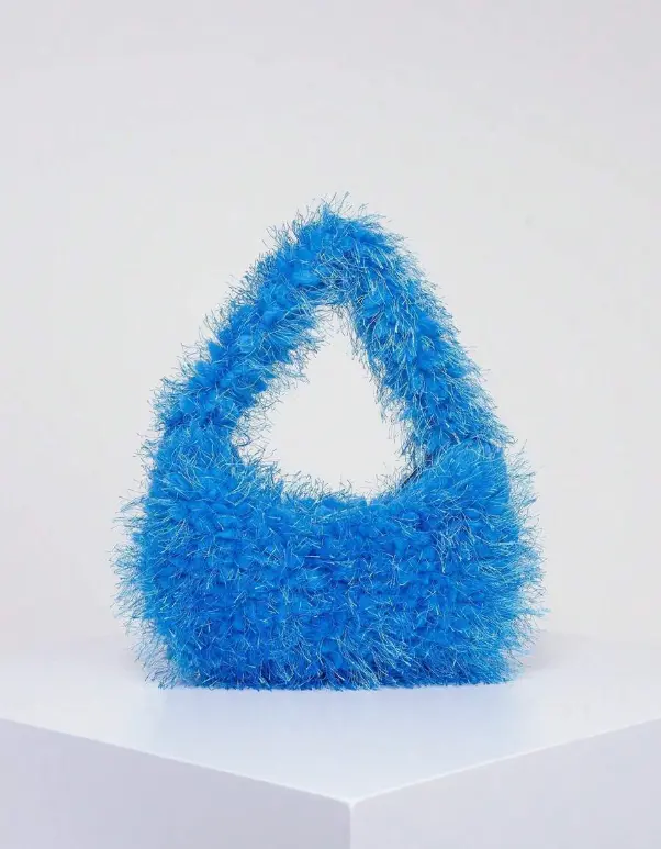Sac à bandoulière en peluche de couleur bonbon - Femme L’Art des Vêtements
