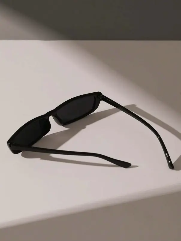 Lunettes modes minimalistes de mode rectangulaires à petite monture L’Art des Vêtements