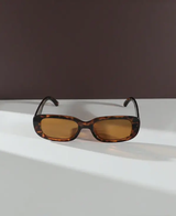 lunettes de mode en plastique carré étroit pour femmes, style simple et décontracté L’Art des Vêtements