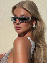 lunettes de soleil de style sportif décoratif avec monture enveloppante L’Art des Vêtements