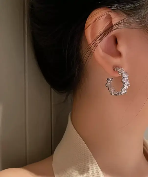 Boucle d'oreille pour femme Créoles Zircone Cubique Décor L’Art des Vêtements