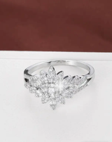 Bague décorative avec cubic zirconia cubique en forme de fleur élégante pour femmes L’Art des Vêtements