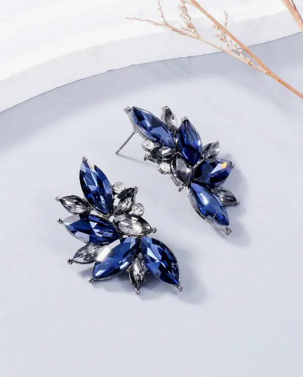 paire de boucles d"oreilles en forme de ventilateur pour femme L’Art des Vêtements
