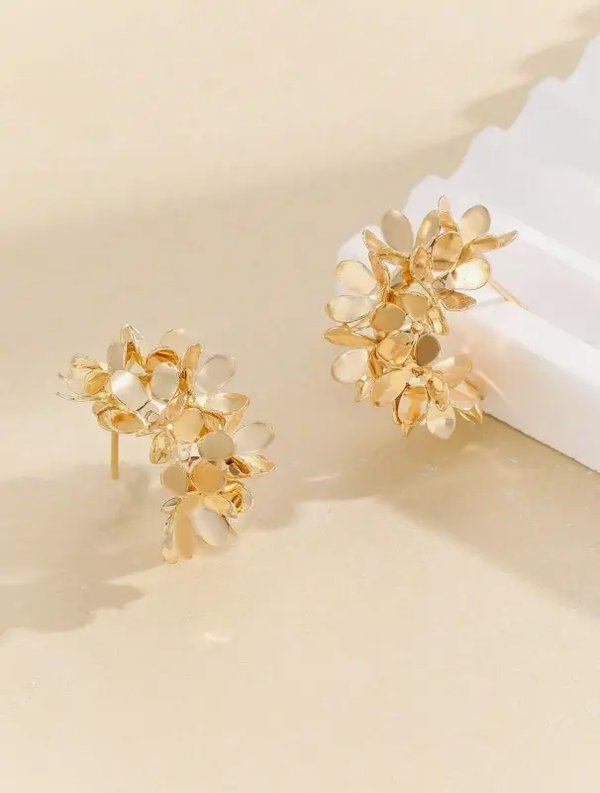 paire de boucles d'oreilles créoles dorées avec décoration florale, pour femmes L’Art des Vêtements