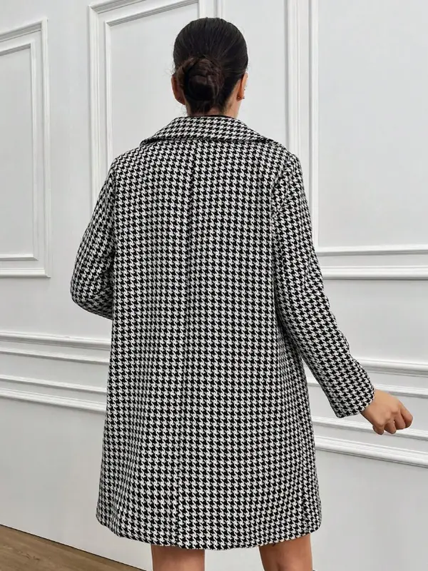 Manteau long croisé ajusté à motif pied-de-poule noir et blanc pour femmes L’Art des Vêtements