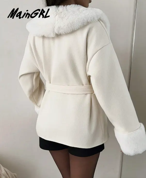 MainGRL Veste élégante et en mélange de laine bouclée pour femmes L’Art des Vêtements