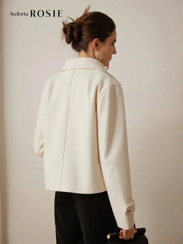 Aveloria Rosie Veste courte croisée casual couleur unie pour femme L’Art des Vêtements