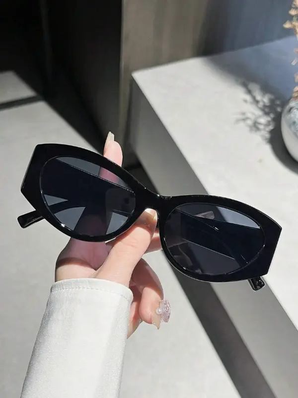 lunettes de soleil chat noir L’Art des Vêtements