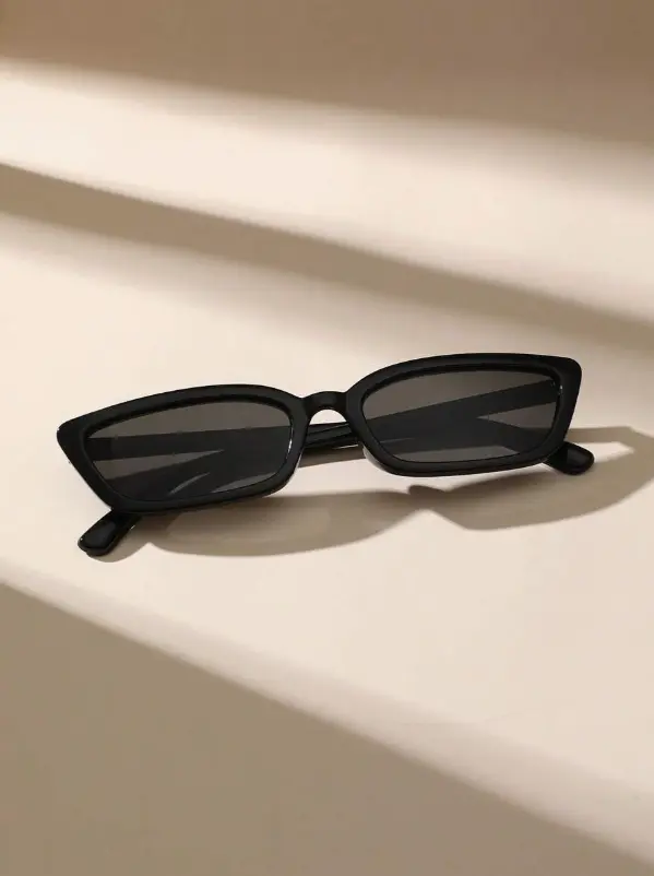 Lunettes de soleil pour femmes avec monture plastique en forme d'œil de chat L’Art des Vêtements